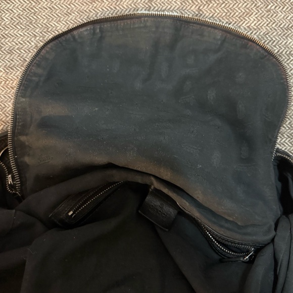 Gucci Icon Bit Shoulder Bag in Black Iridescent Patent Leather - Picture 7 of 10